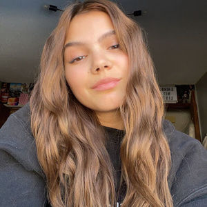 Meet your Posher, Kora